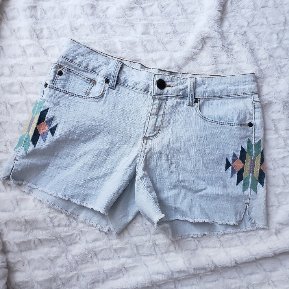 True Freedom Embroidered Jean Shorts 9